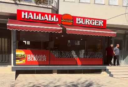 Hallall Burger restaurant in Pejë
